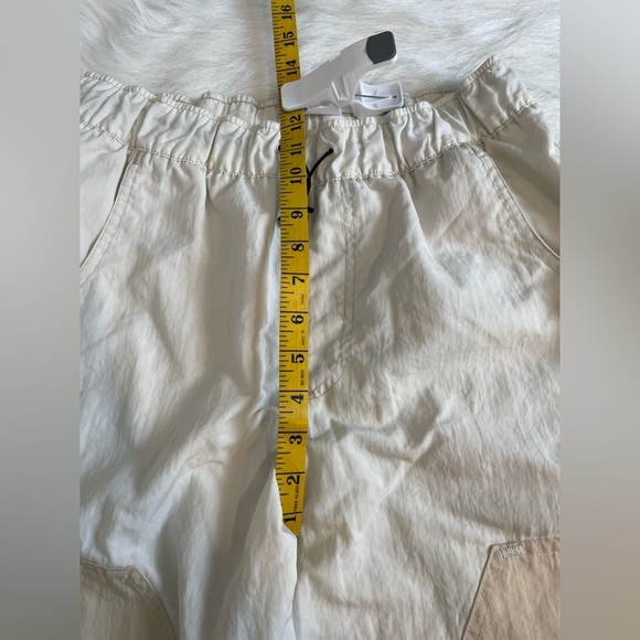 Nike high rise loose fit two tone Women's White and Cream Pants - Picture 8 of 16